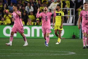 华体会登录-拜仁绝杀波尔图,梅西补时绝平欧联杯