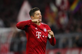 华体会官网-波尔图险胜拜仁,莱万乌龙送礼亚洲杯